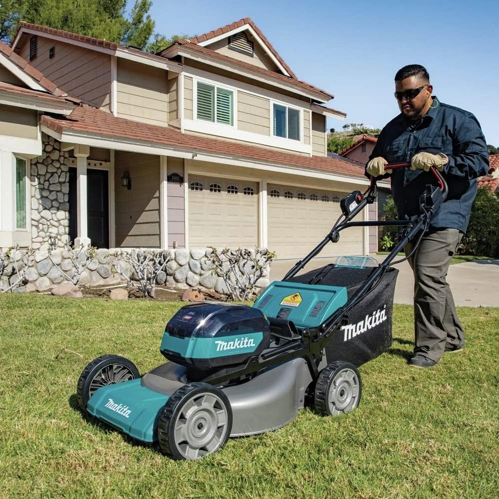 Makita 40V max XGT Brushless 21″ Self‐Propelled Commercial Lawn Mower Kit GML01PL