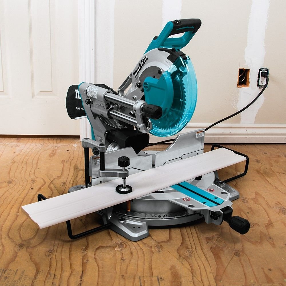 Makita LS1019L Dual-Bevel Sliding Compound Miter Saw with Laser