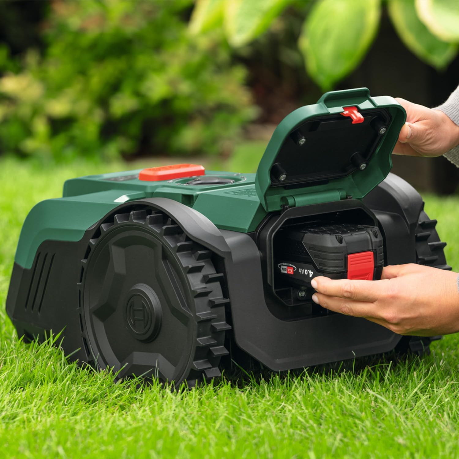 Bosch Cordless Robot Lawn Mower VISIMOW18V-100 (For Lawns up to 100 m², Cutting Width: 16 cm, Height of Cut: 20-60 mm, incl Battery and Charger)