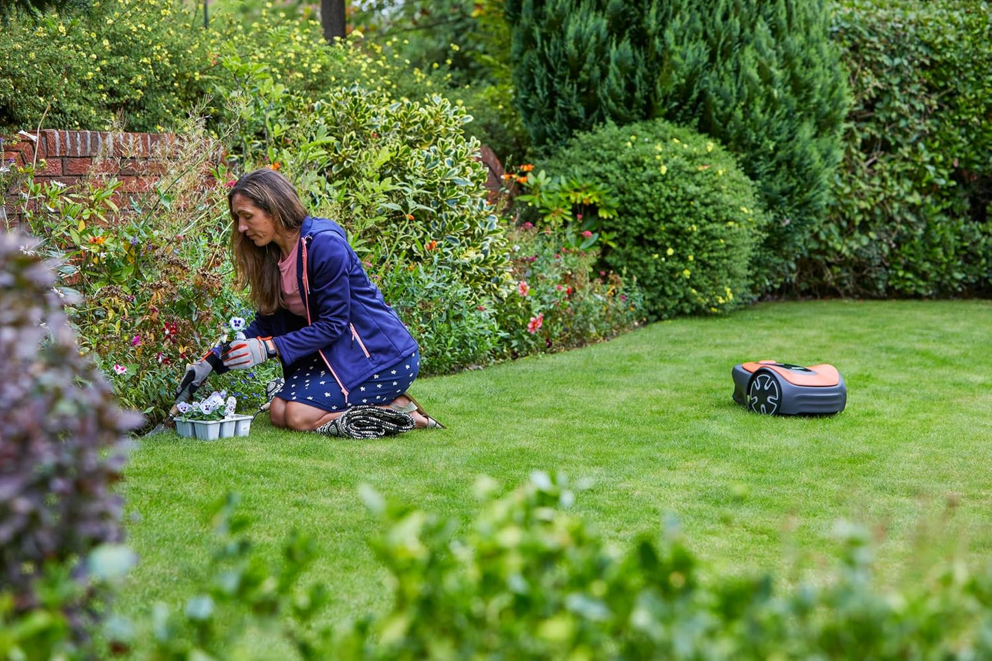 Flymo EasiLife GO 150 Robot Lawnmower – Cuts lawns up to 150m²