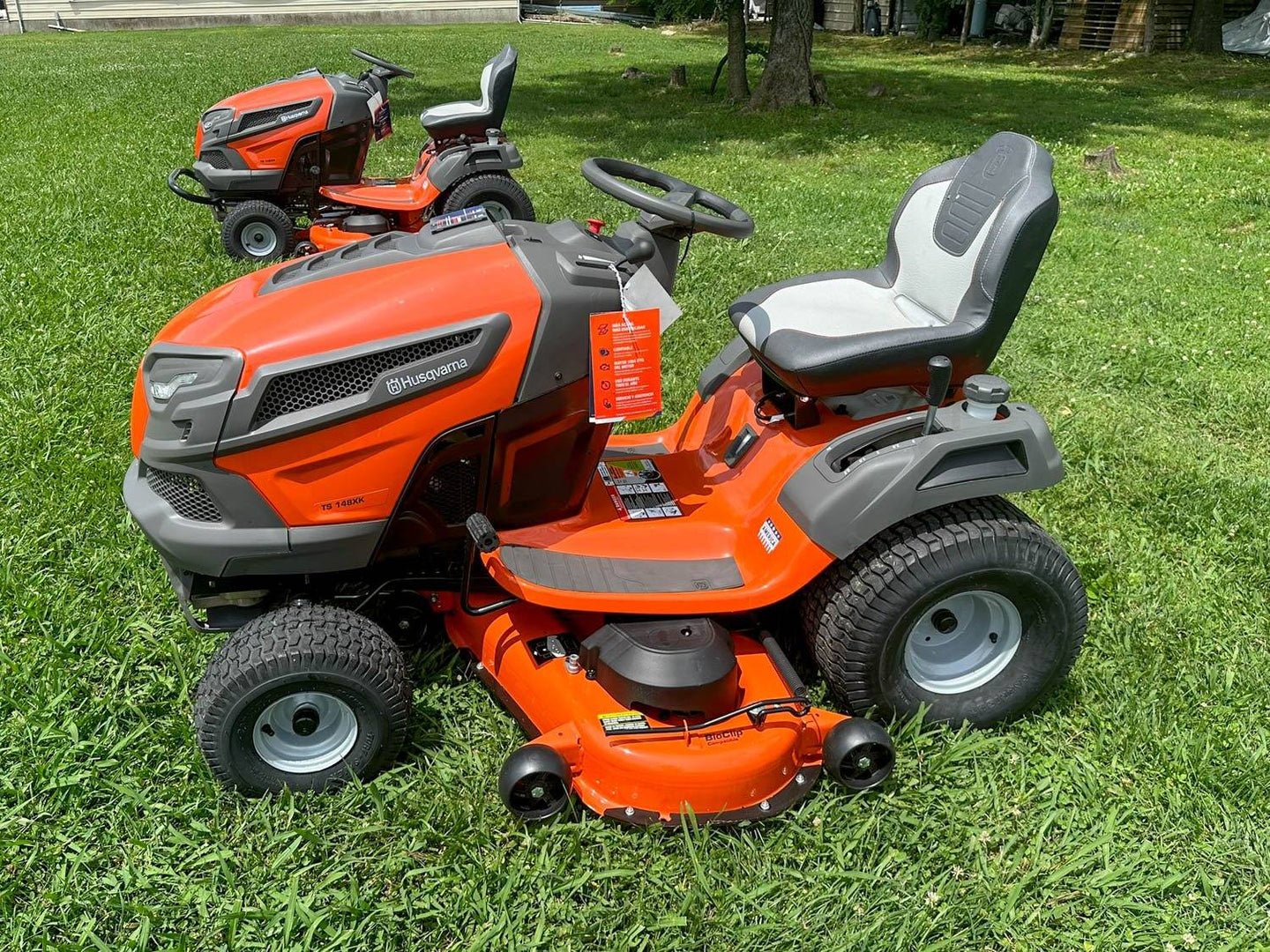 Husqvarna TS 148XK 48″ Lawn Tractor 24HP KOH (Scratch and Dent)